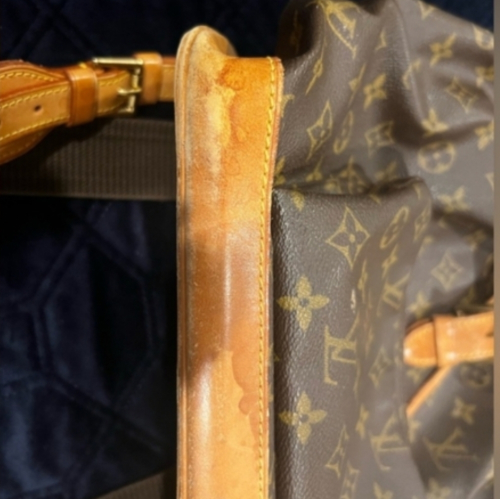 Louis Vuttion Wallet & Backpack Beautiful Bag 100% Authentic Monogram Medium - Picture 3 of 9